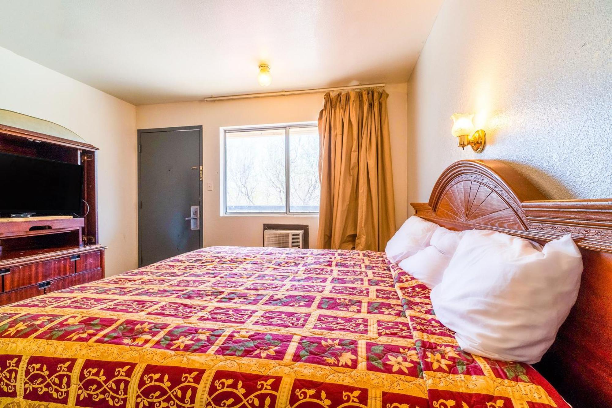 Castle Inn & Suites By Oyo Chickasha Εξωτερικό φωτογραφία