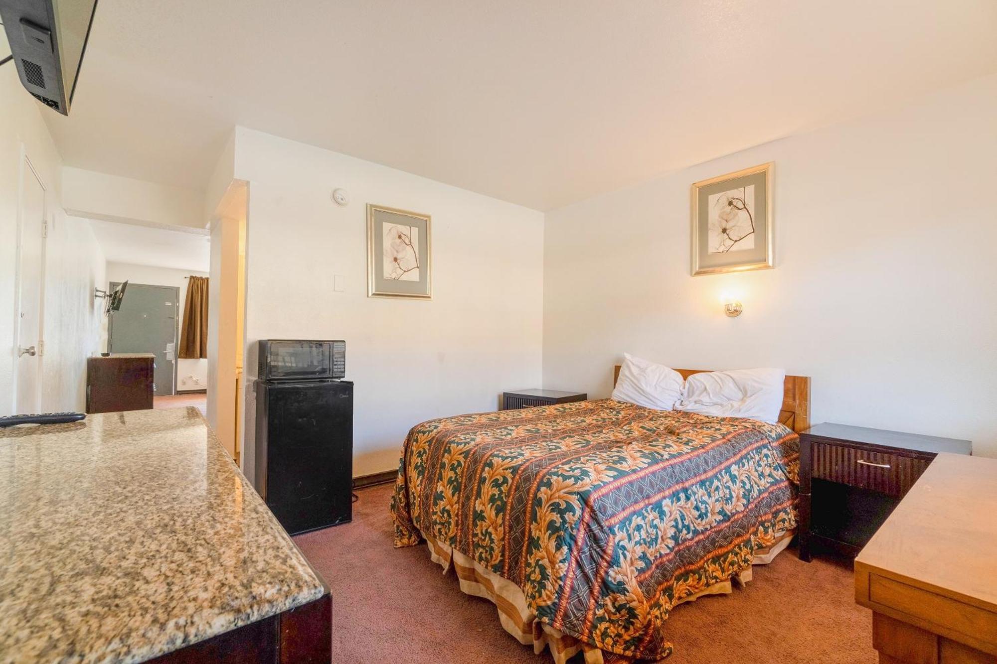 Castle Inn & Suites By Oyo Chickasha Εξωτερικό φωτογραφία