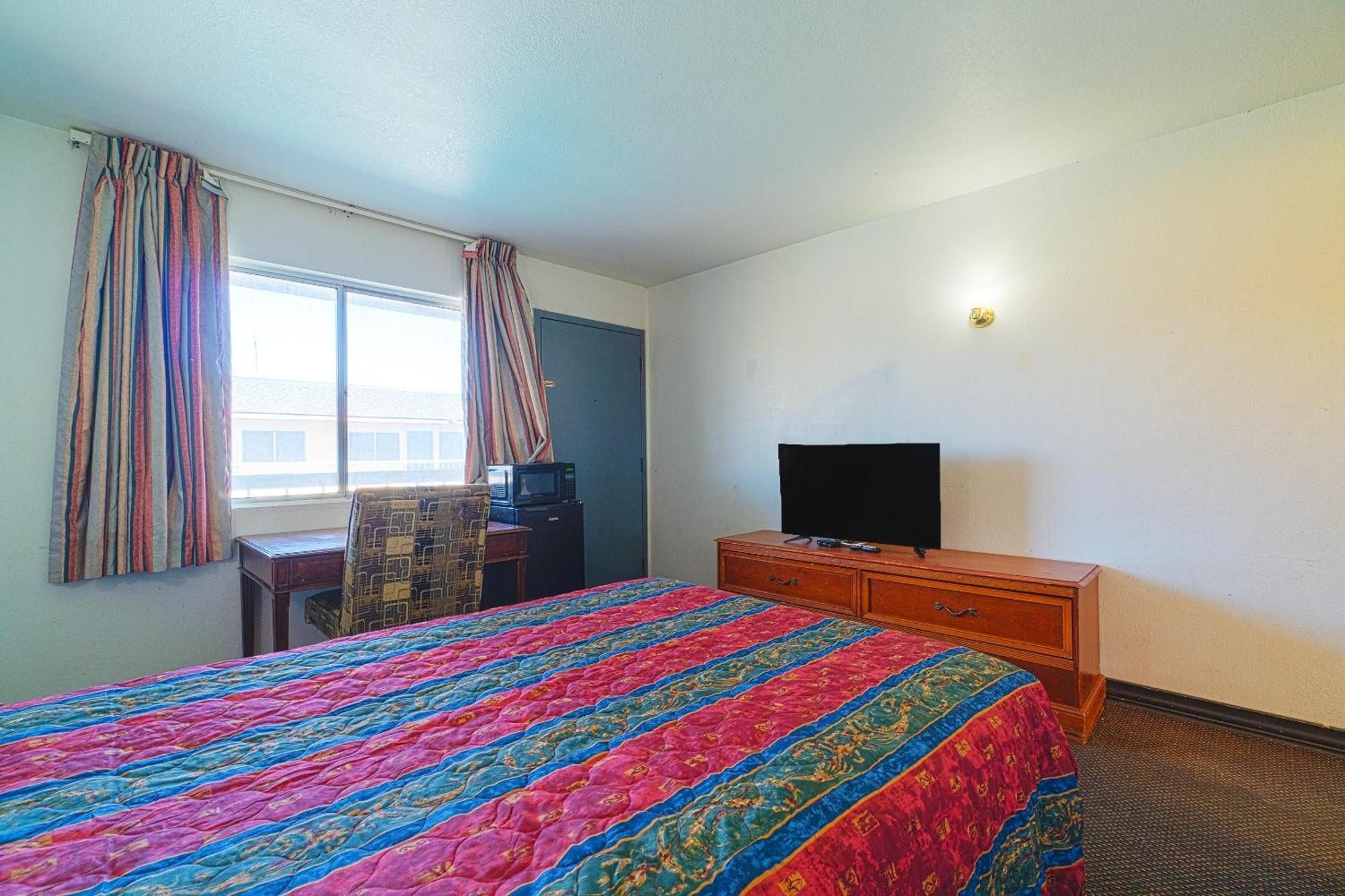 Castle Inn & Suites By Oyo Chickasha Εξωτερικό φωτογραφία