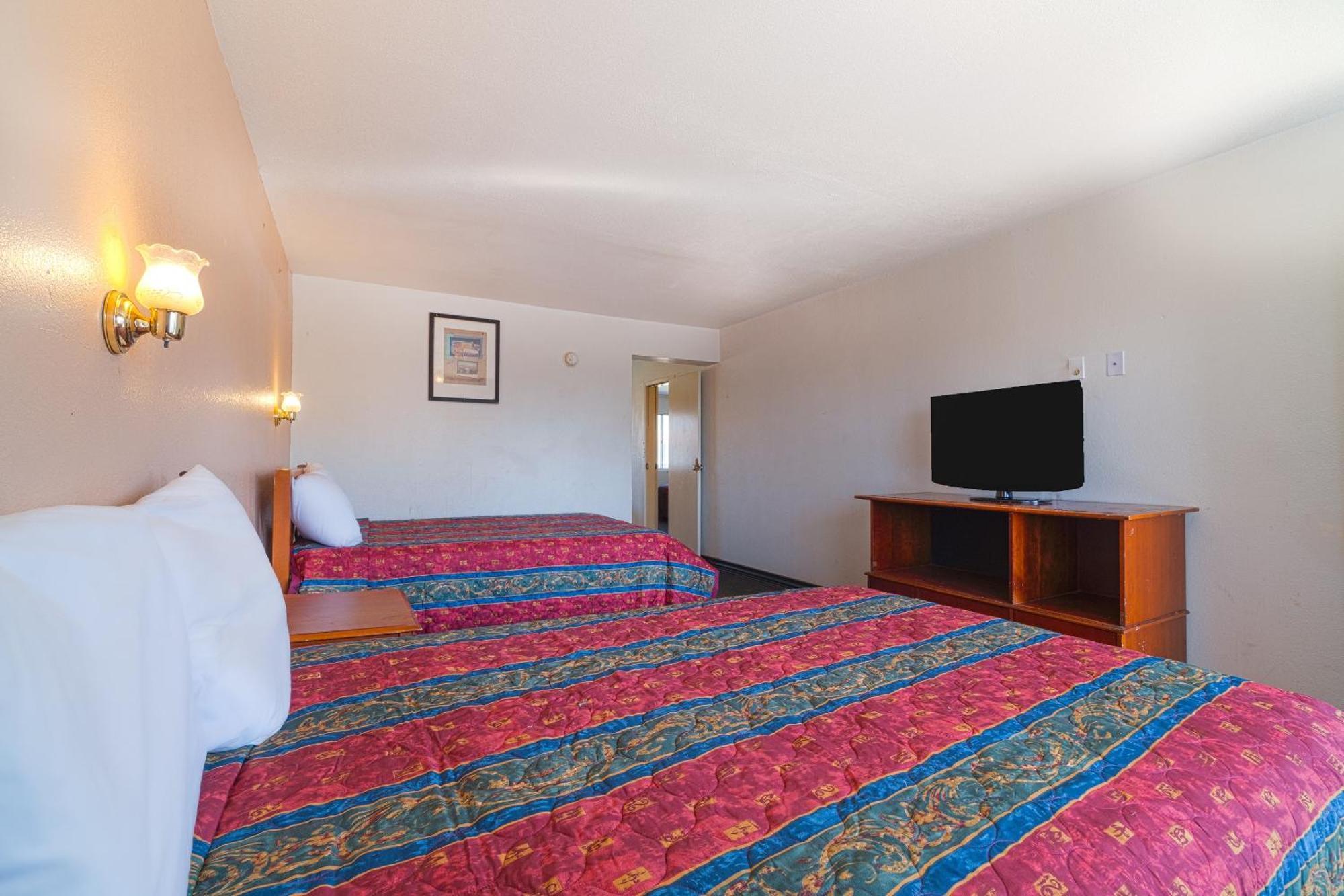 Castle Inn & Suites By Oyo Chickasha Εξωτερικό φωτογραφία