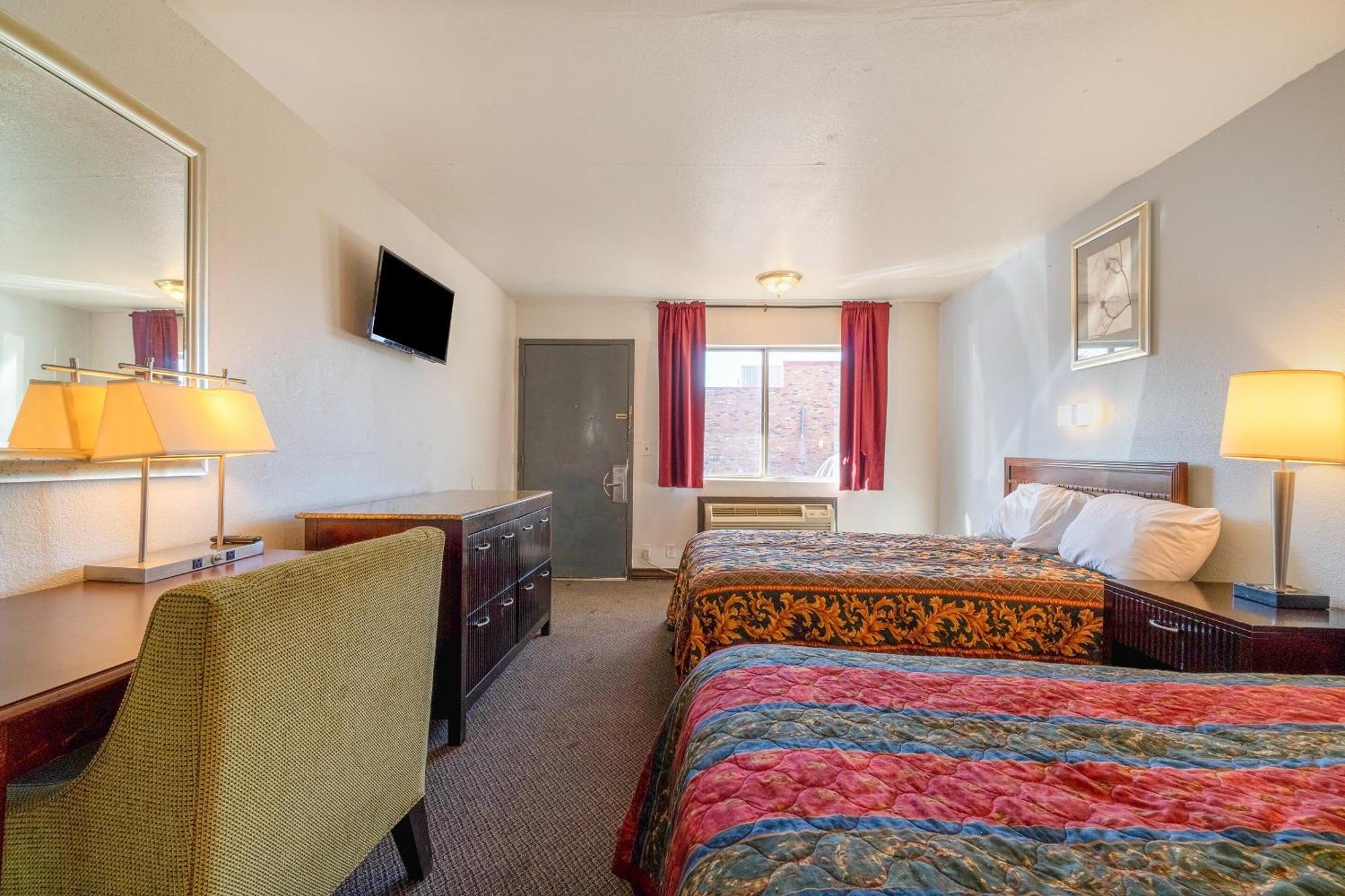 Castle Inn & Suites By Oyo Chickasha Εξωτερικό φωτογραφία