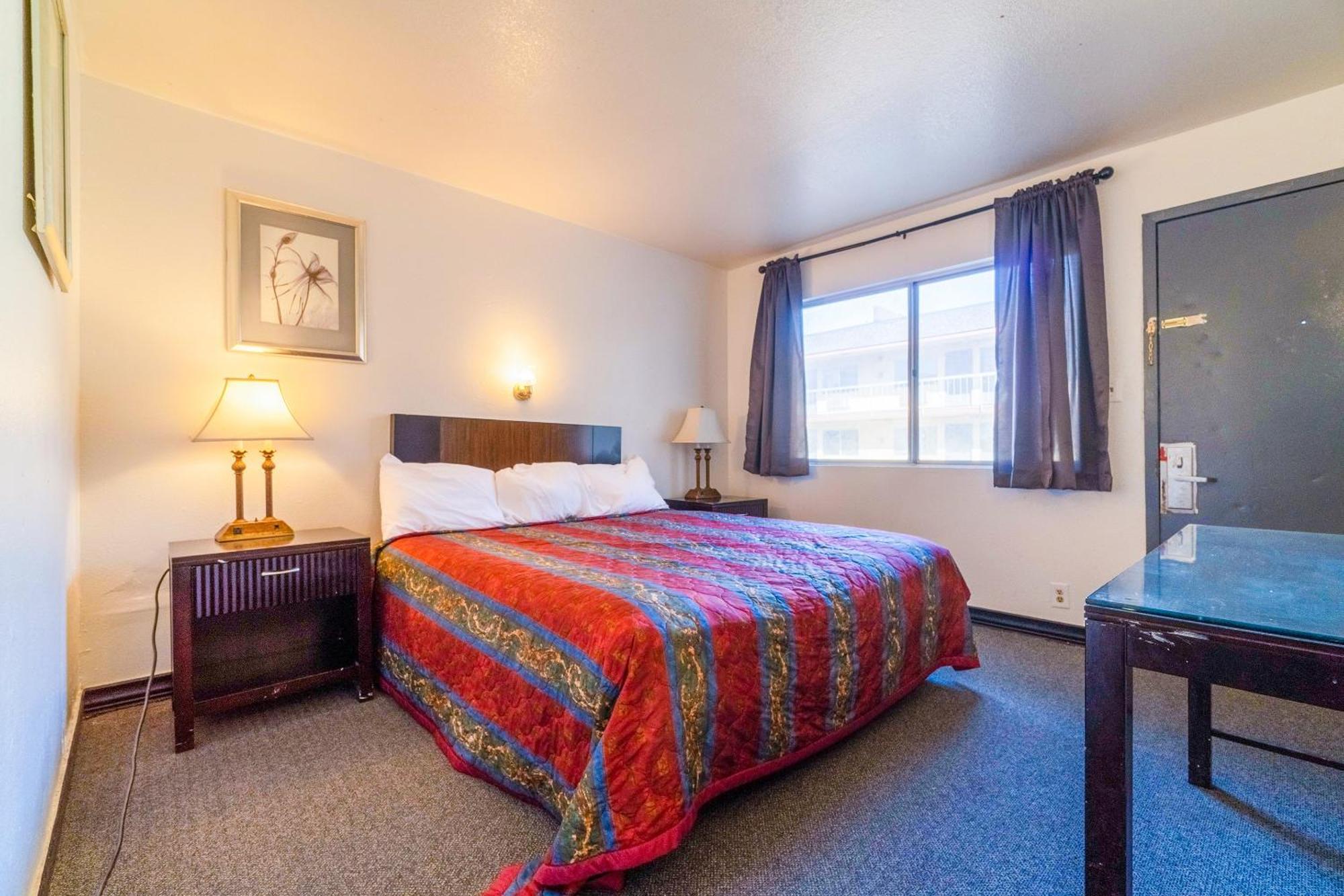Castle Inn & Suites By Oyo Chickasha Εξωτερικό φωτογραφία