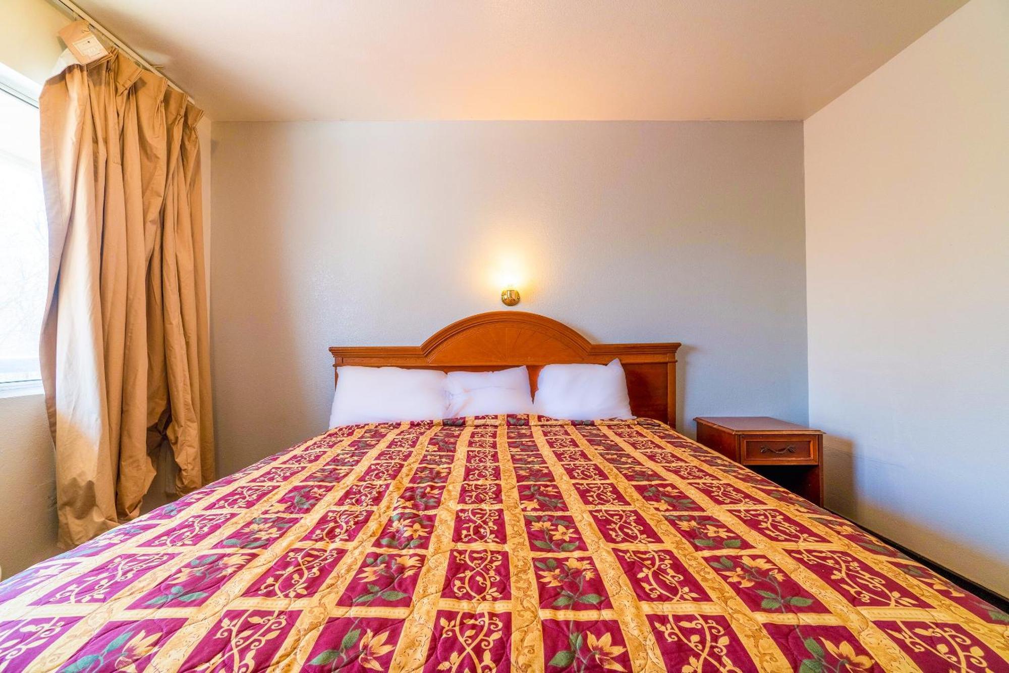 Castle Inn & Suites By Oyo Chickasha Εξωτερικό φωτογραφία