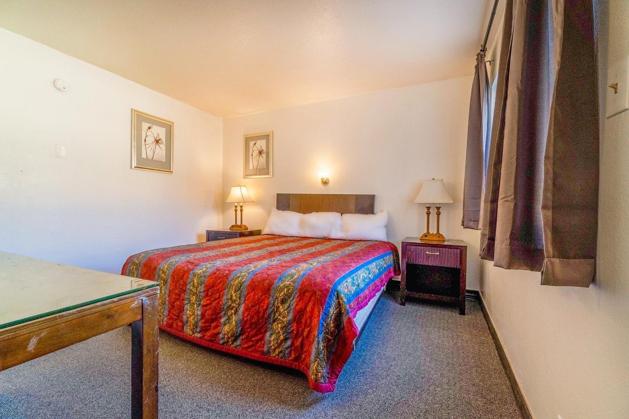 Castle Inn & Suites By Oyo Chickasha Εξωτερικό φωτογραφία