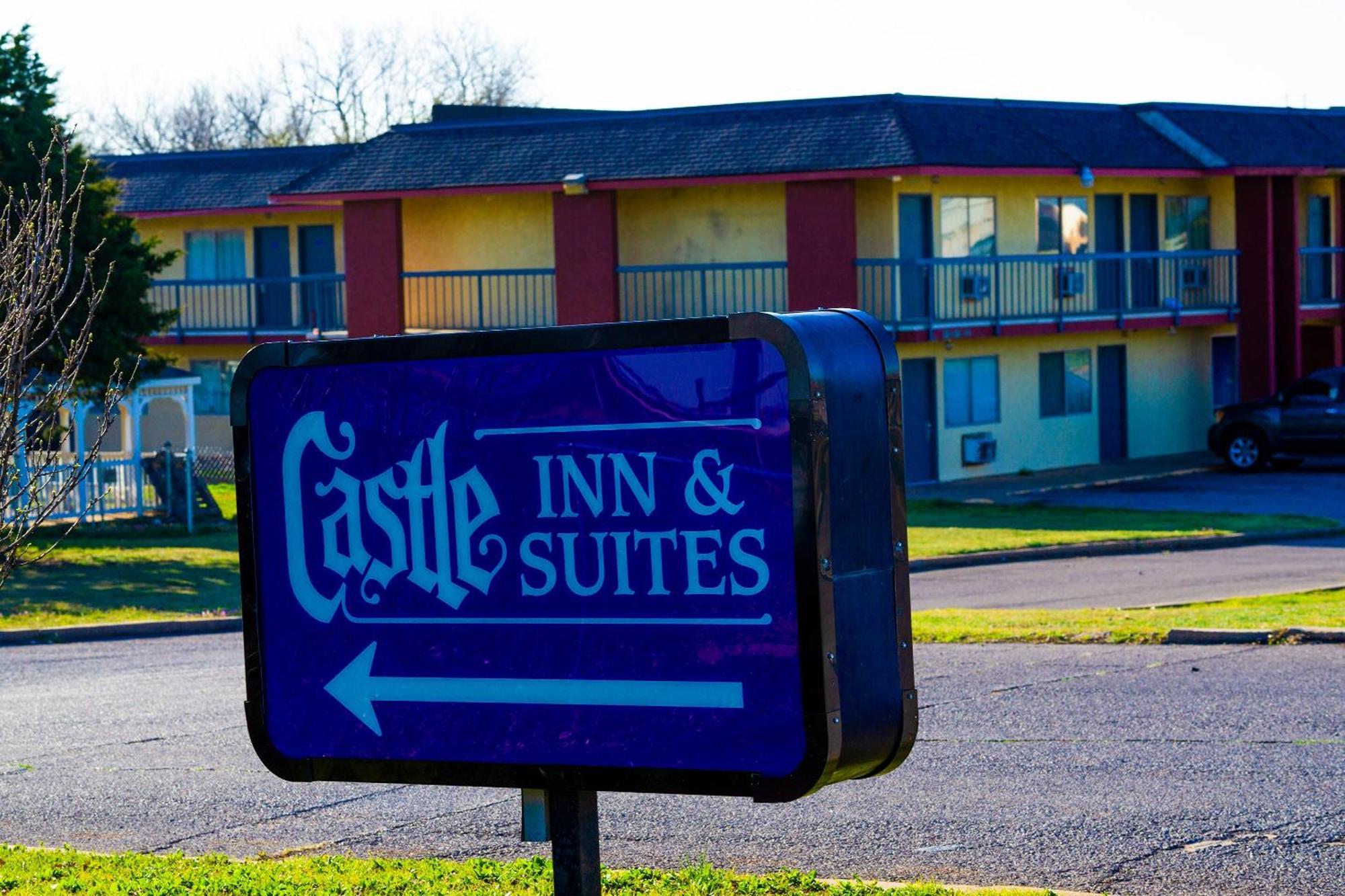 Castle Inn & Suites By Oyo Chickasha Εξωτερικό φωτογραφία