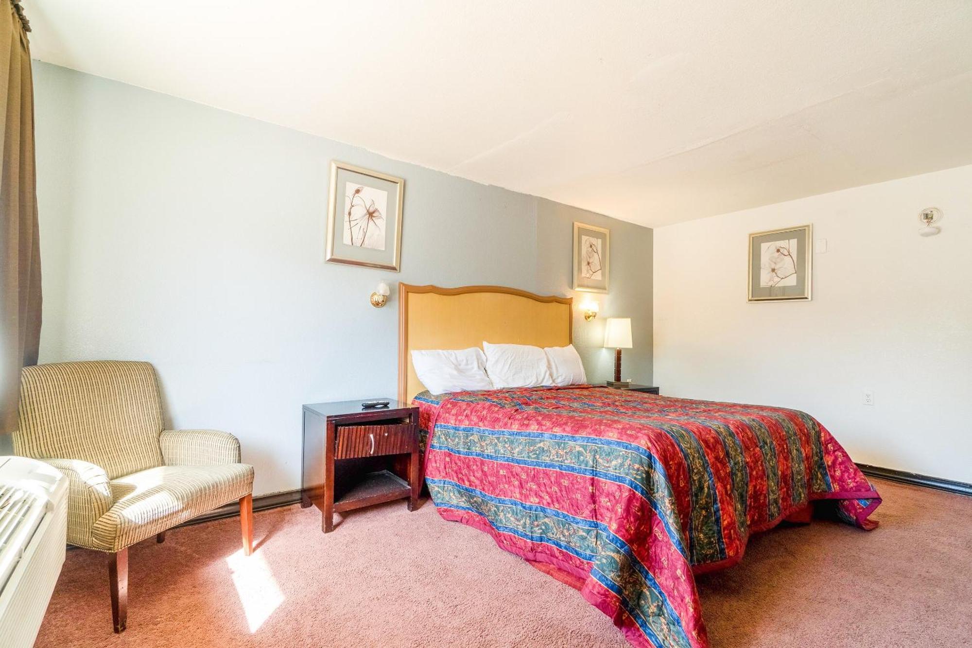 Castle Inn & Suites By Oyo Chickasha Εξωτερικό φωτογραφία