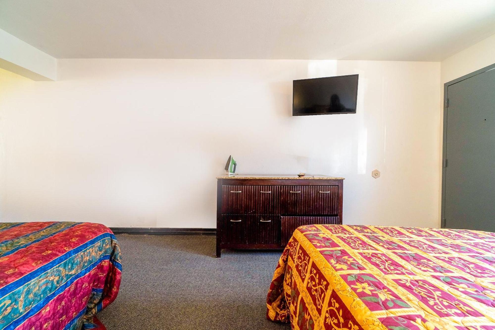 Castle Inn & Suites By Oyo Chickasha Εξωτερικό φωτογραφία