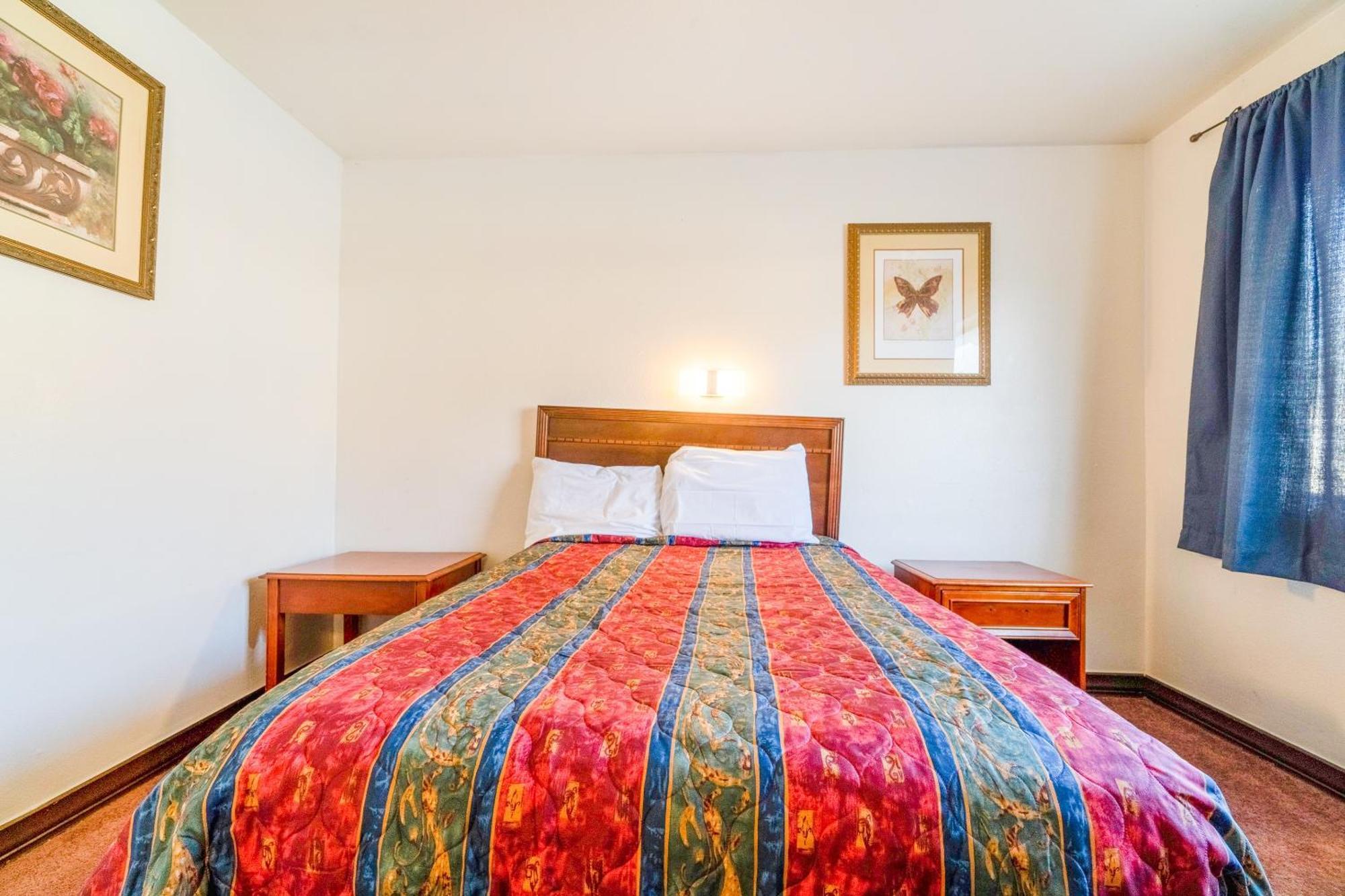 Castle Inn & Suites By Oyo Chickasha Εξωτερικό φωτογραφία