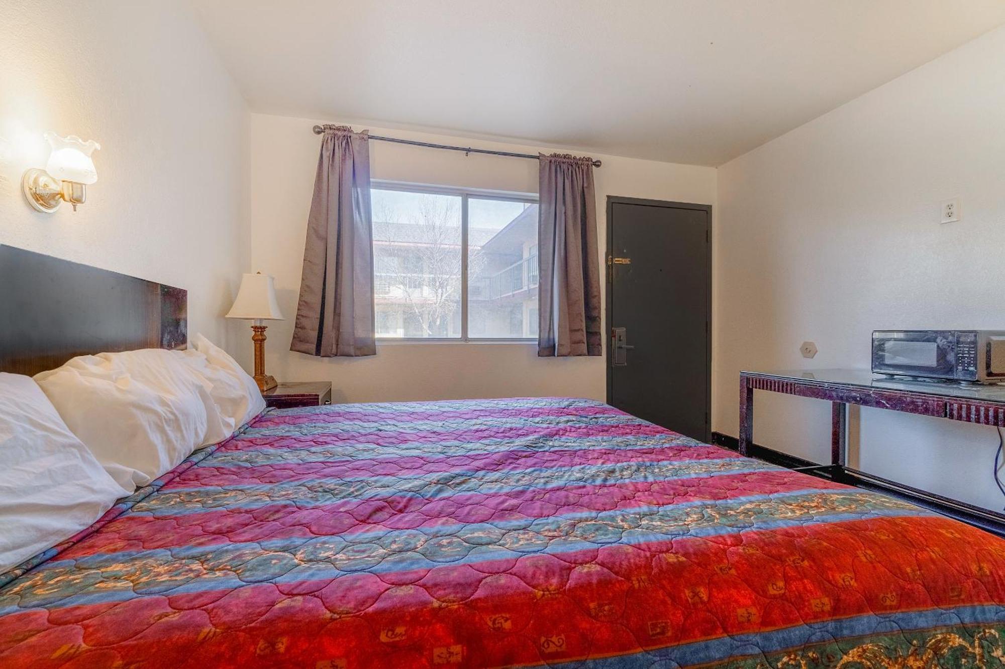 Castle Inn & Suites By Oyo Chickasha Εξωτερικό φωτογραφία