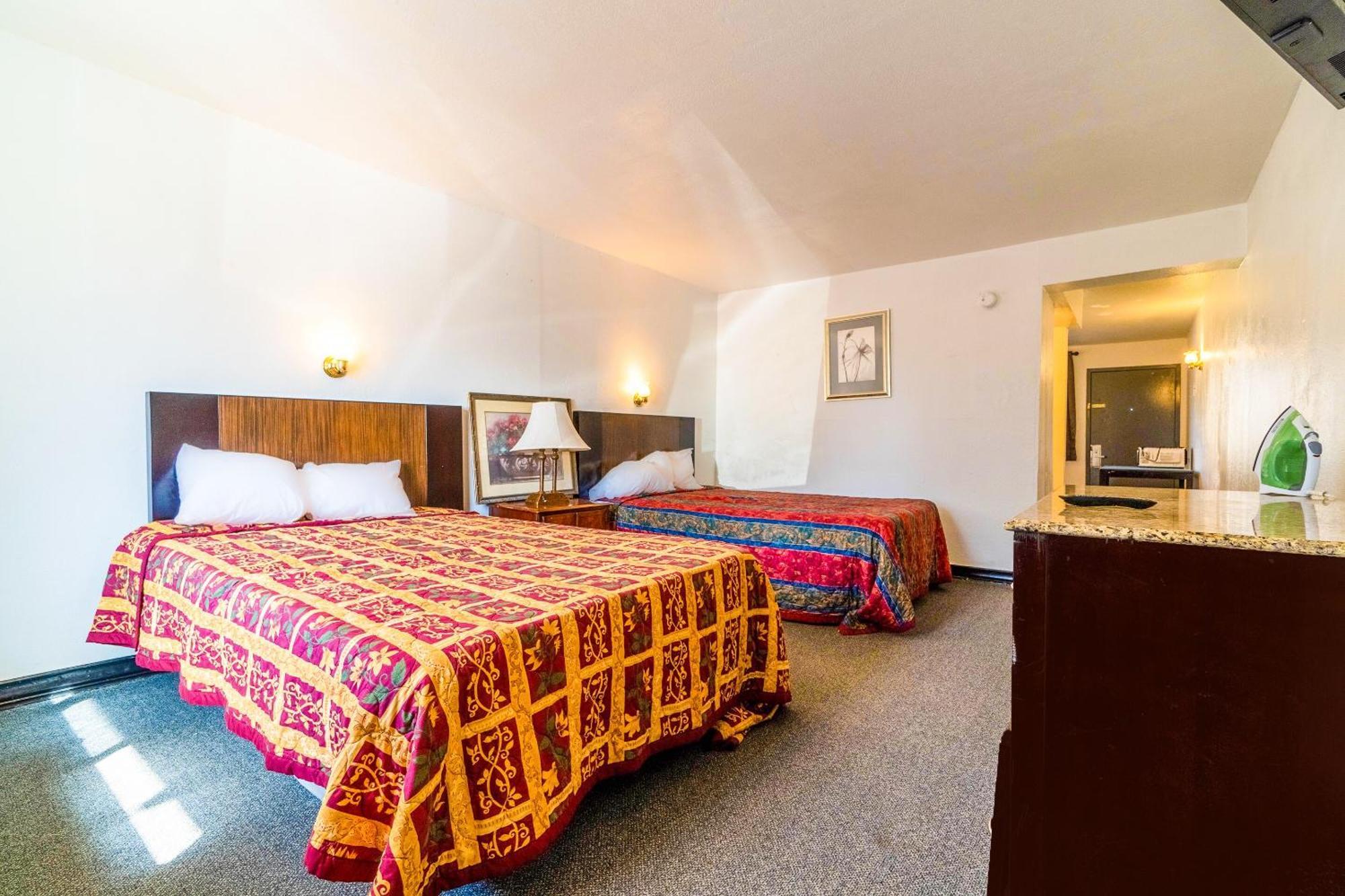 Castle Inn & Suites By Oyo Chickasha Εξωτερικό φωτογραφία